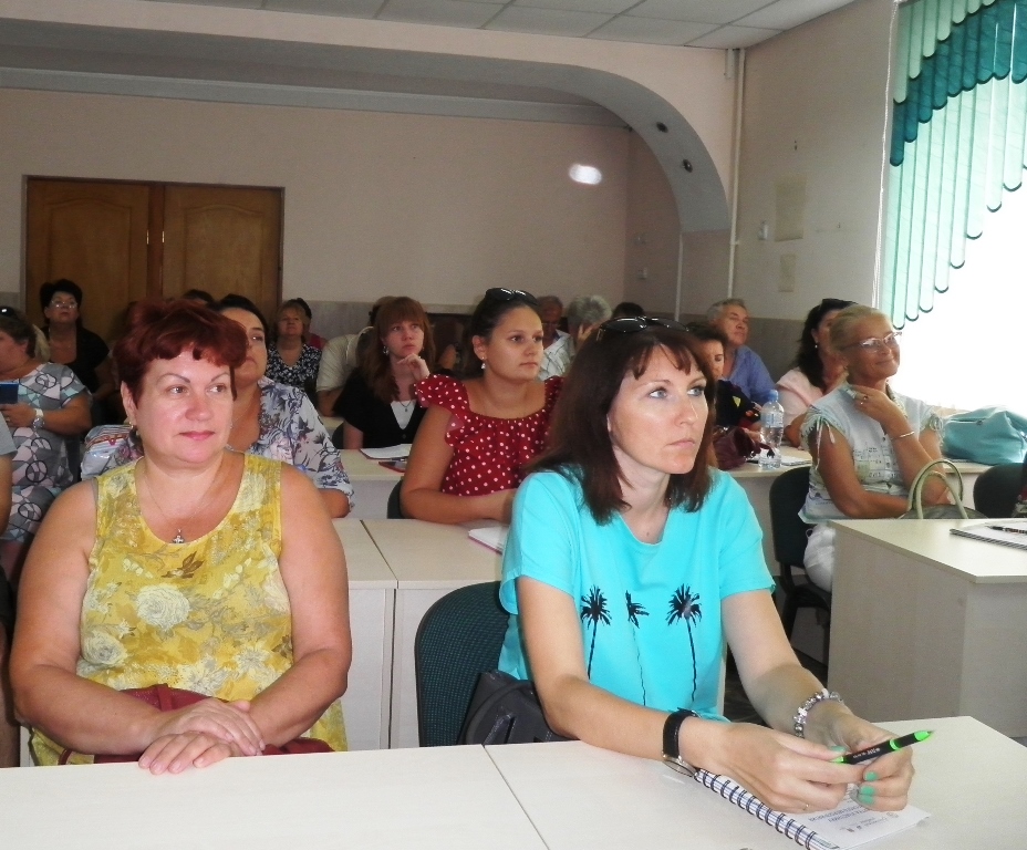 Учителя истории, обществознания и права города Севастополя приняли участие в методическом семинаре 