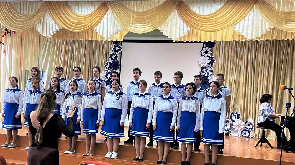Учителя музыки и педагоги дополнительного образования провели методический фестиваль по использованию интенсивных практик обучения детей хоровому пению