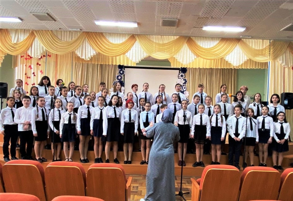 Учителя музыки и педагоги дополнительного образования провели методический фестиваль по использованию интенсивных практик обучения детей хоровому пению