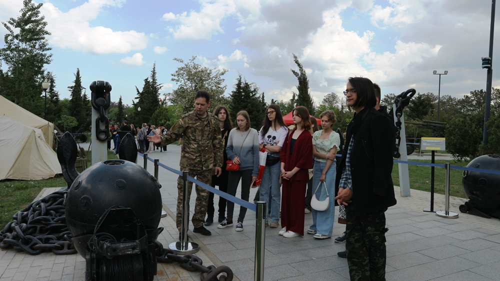 Студенты ИРО посетили мемориальный комплекс «Сапун-гора» и историко-патриотический фестиваль «Знамёна Славы»